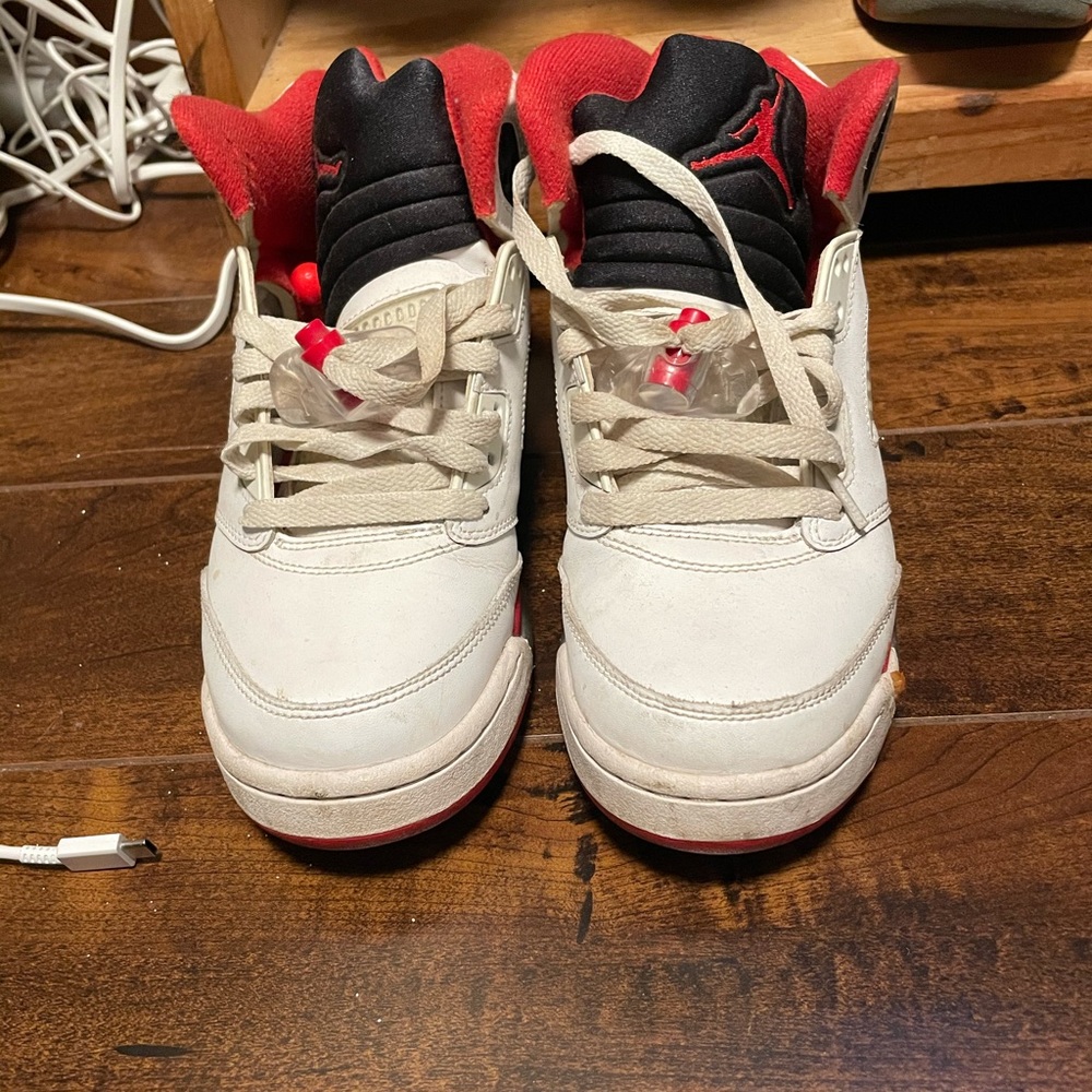 Jordan’s fire reds 7/10 condition
